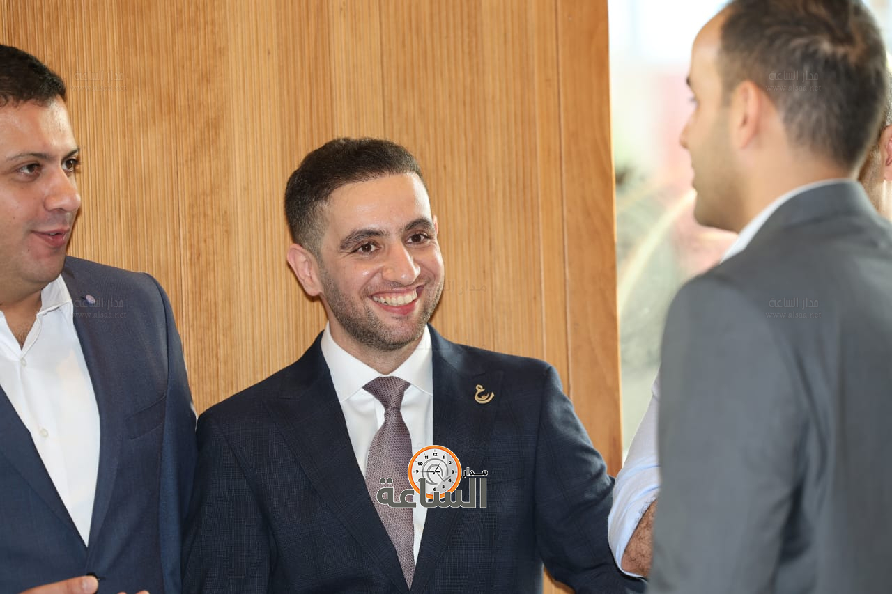 Madar Al-Saa Images 0.4408383018264228