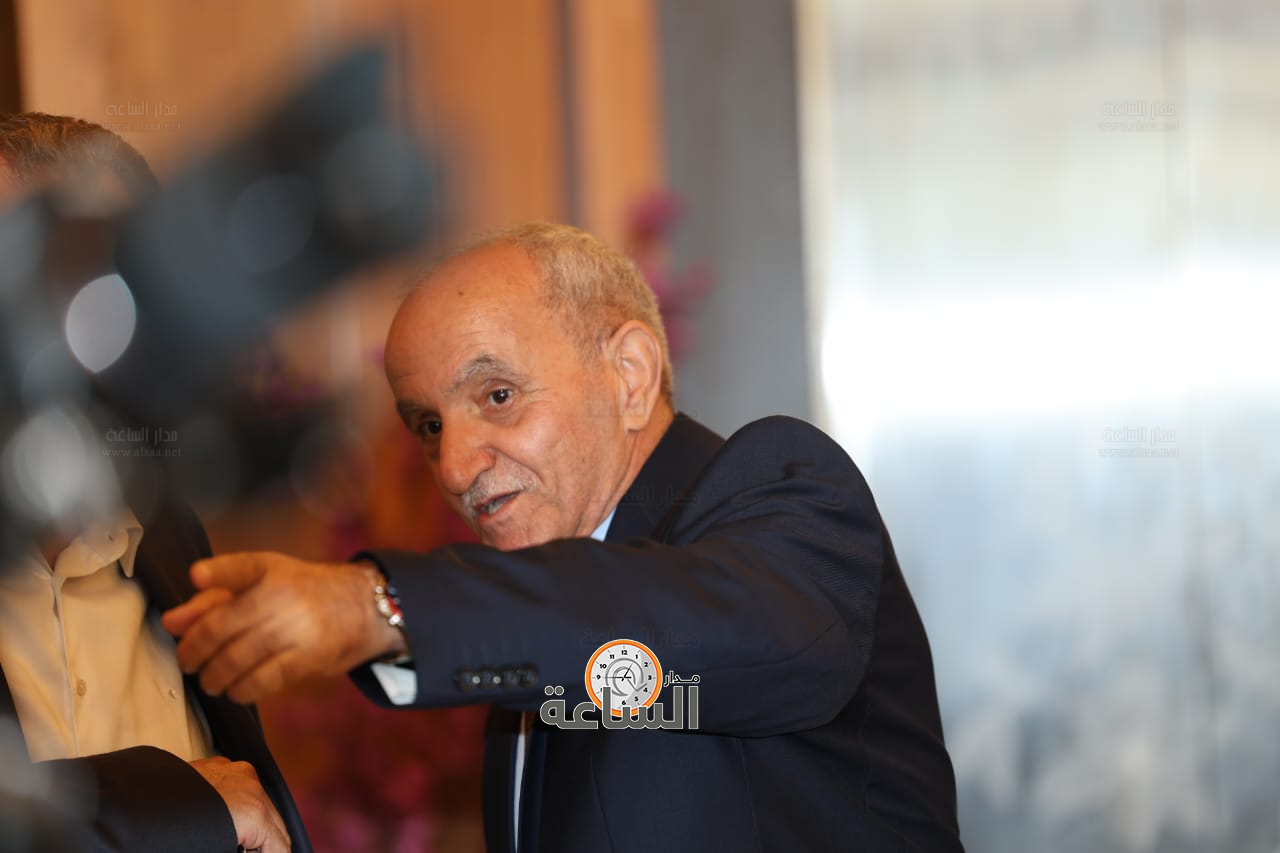 Madar Al-Saa Images 0.6344211778035421