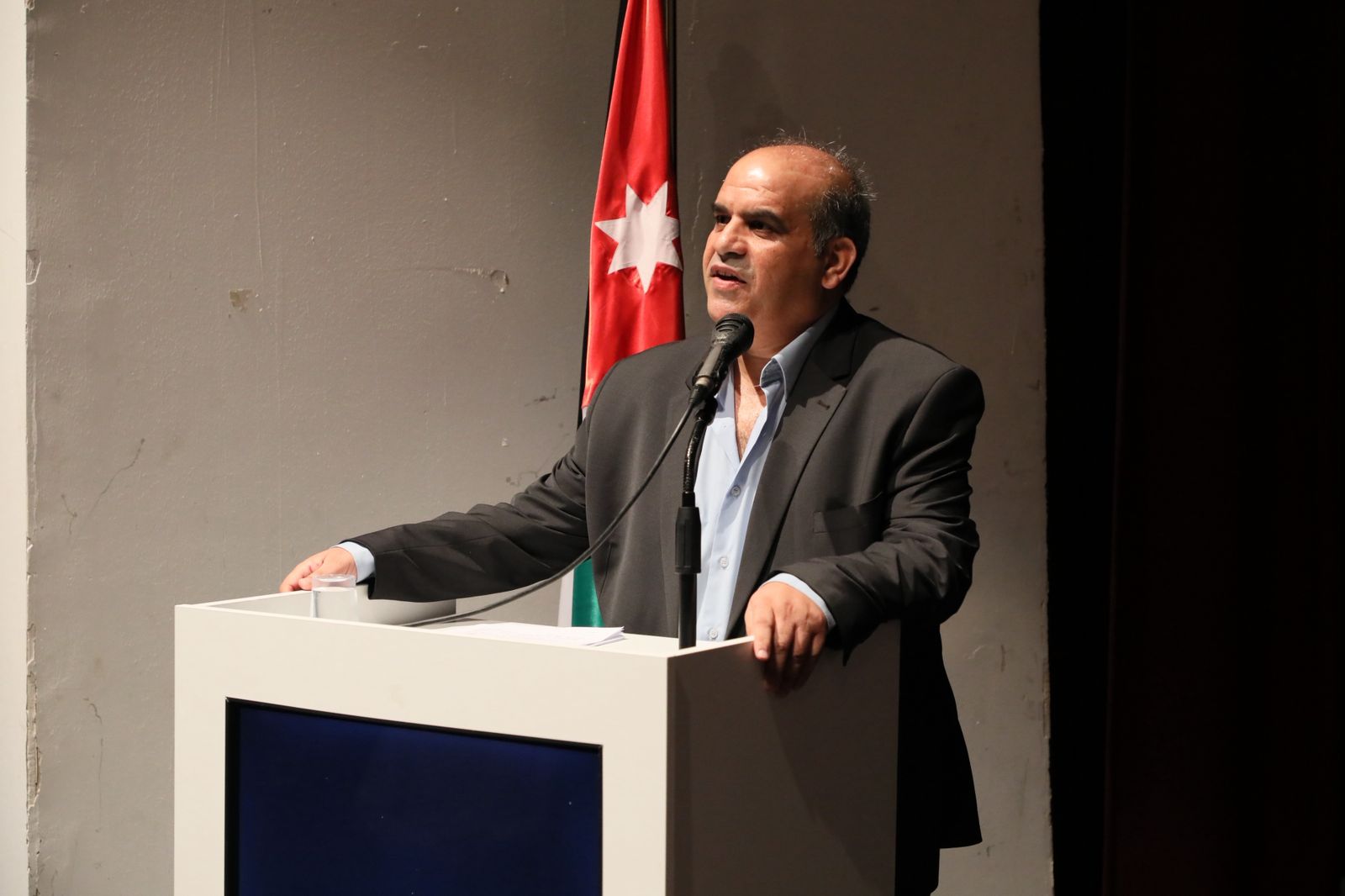 Madar Al-Saa Images 0.390086446622289