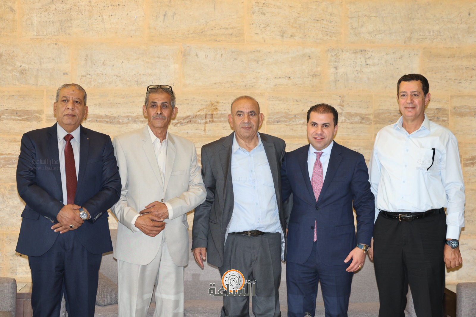 Madar Al-Saa Images 0.8319690300537145