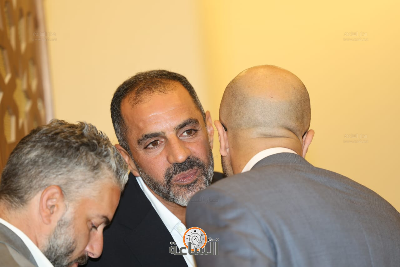 Madar Al-Saa Images 0.4351678291055143