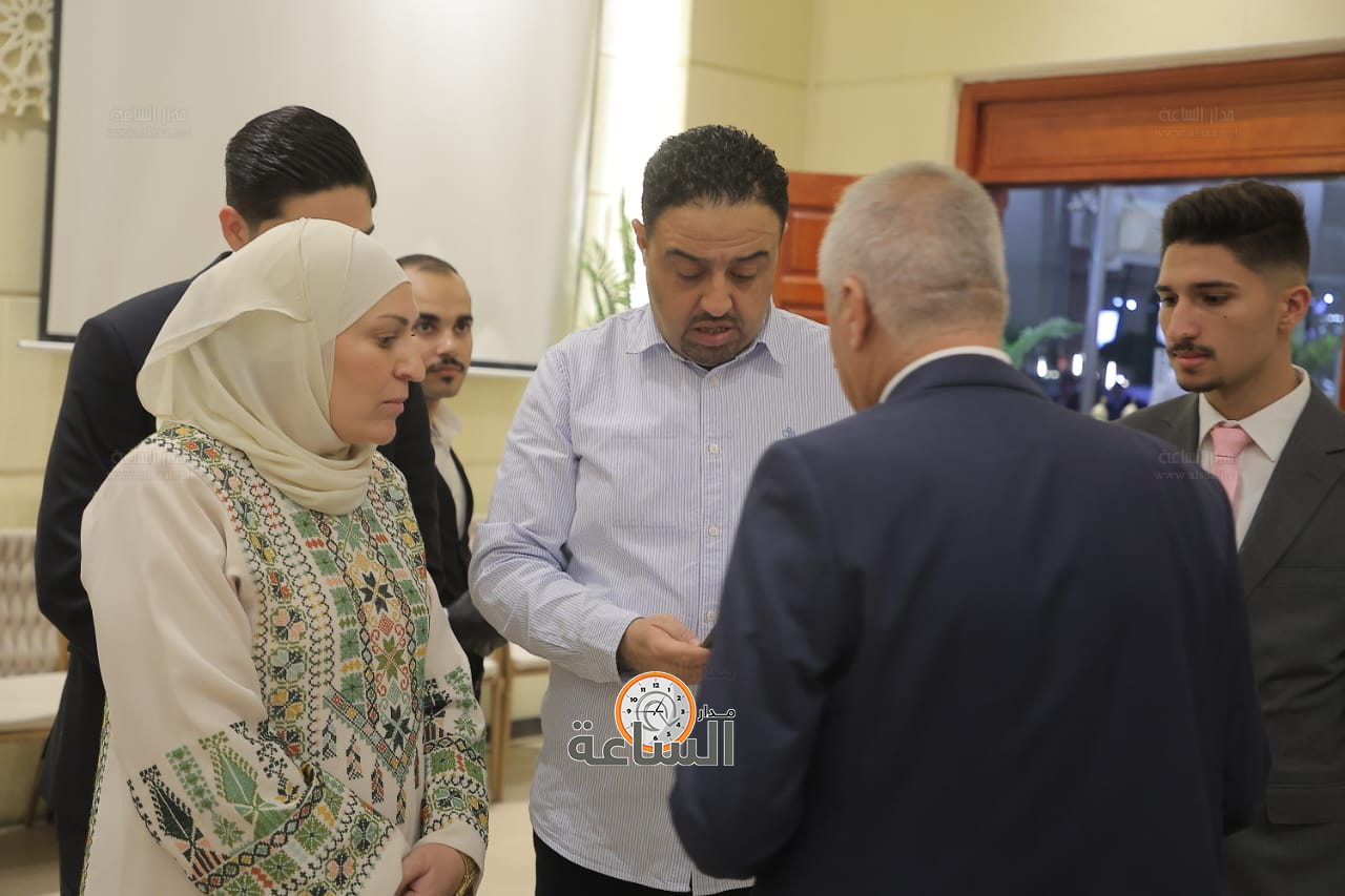 Madar Al-Saa Images 0.9559238466341815