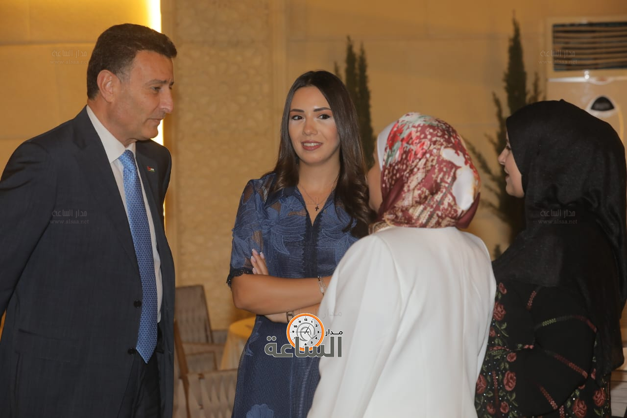 Madar Al-Saa Images 0.3604256142105742