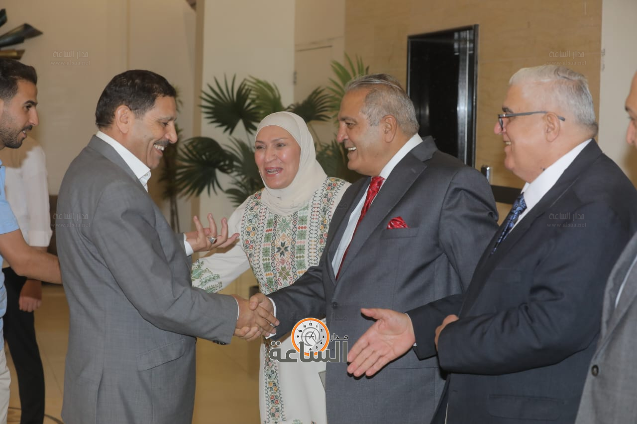 Madar Al-Saa Images 0.03850713652897442