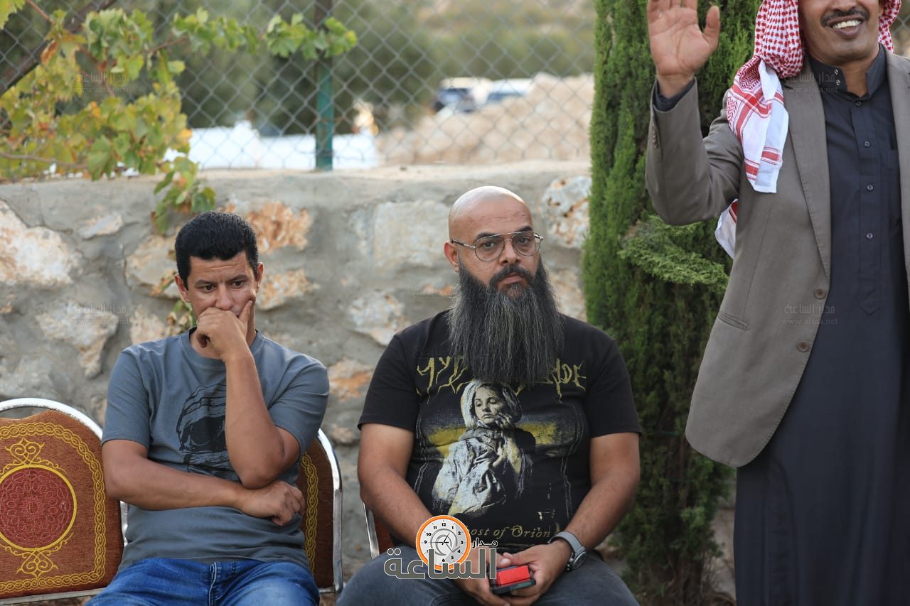 Madar Al-Saa Images 0.4215286845956354