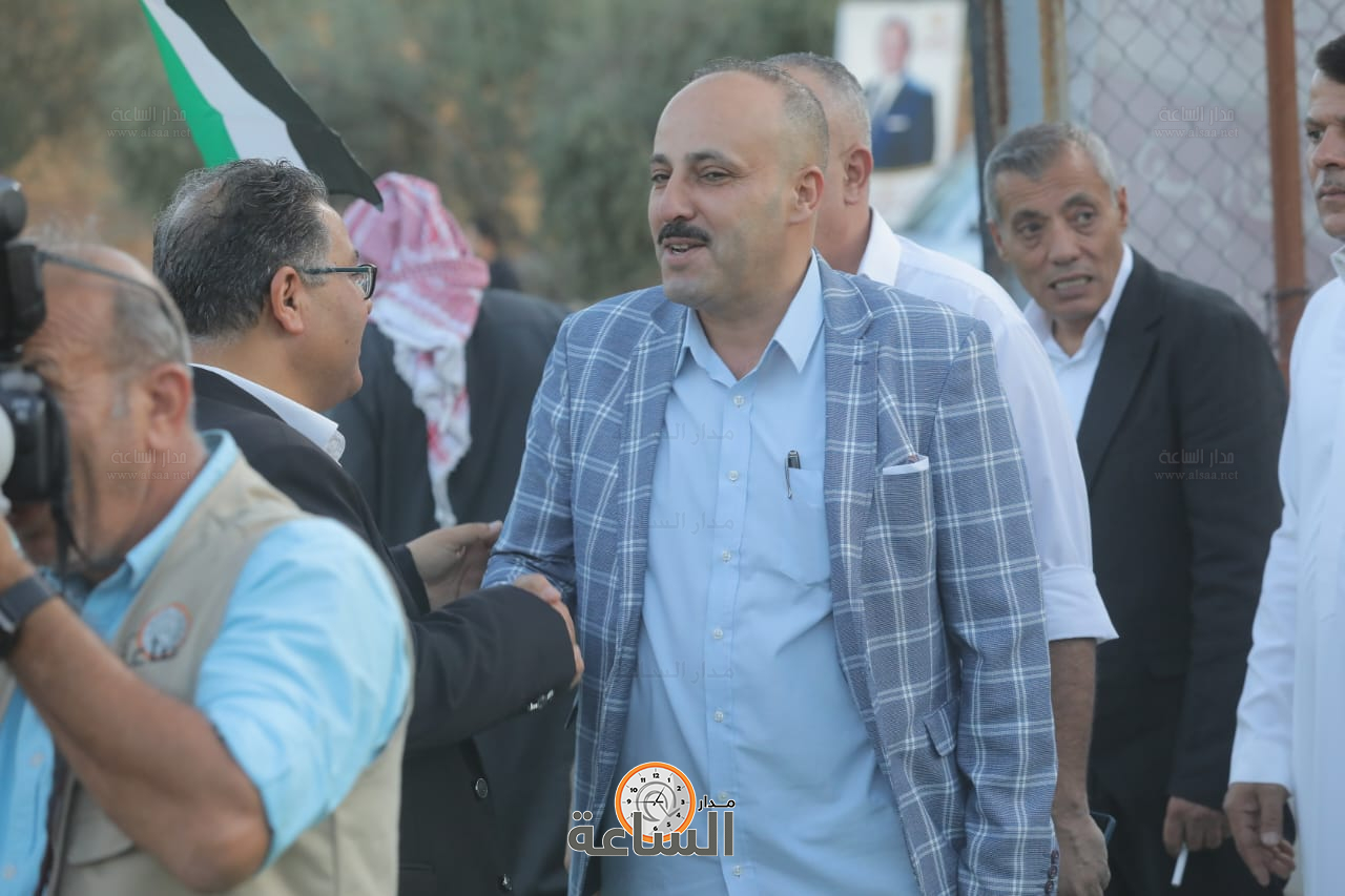 Madar Al-Saa Images 0.47358604766885704