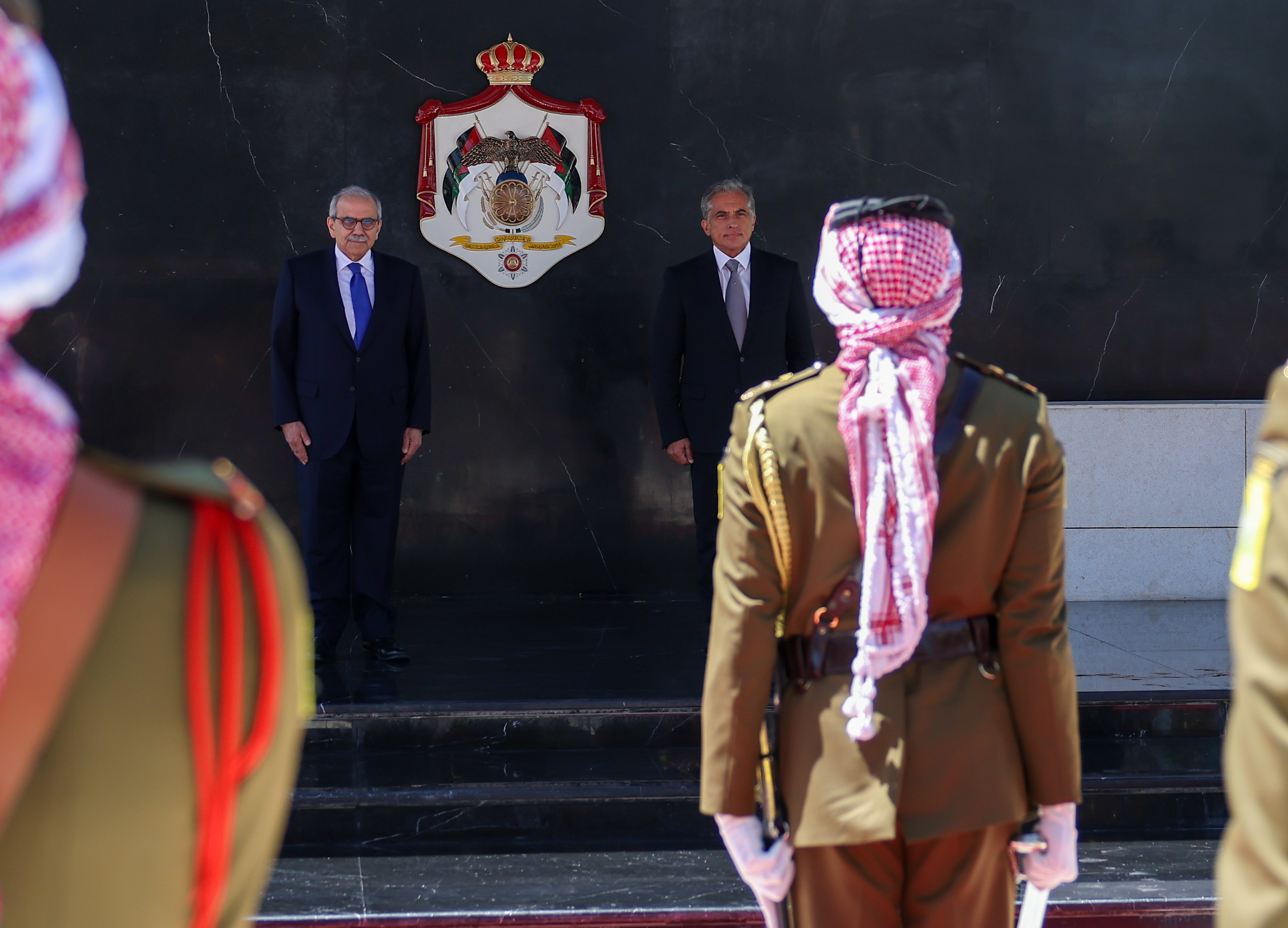 Madar Al-Saa Images 0.8002427027776154