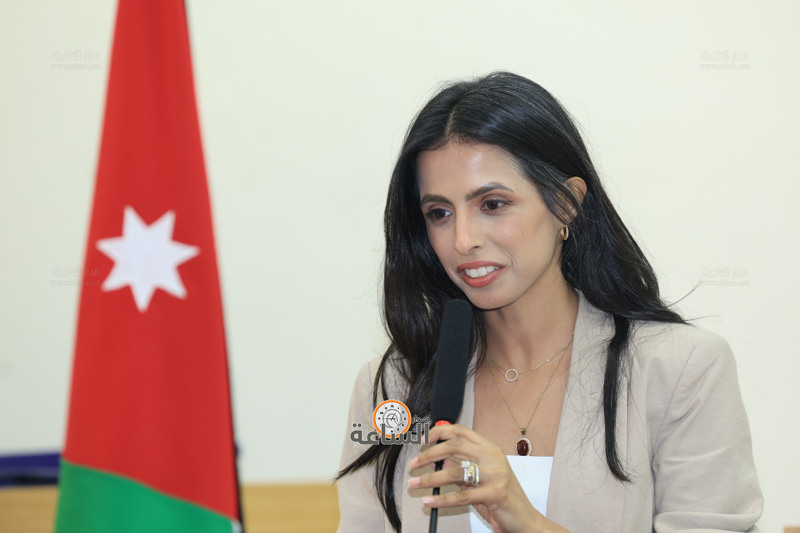 Madar Al-Saa Images 0.033363194280430886