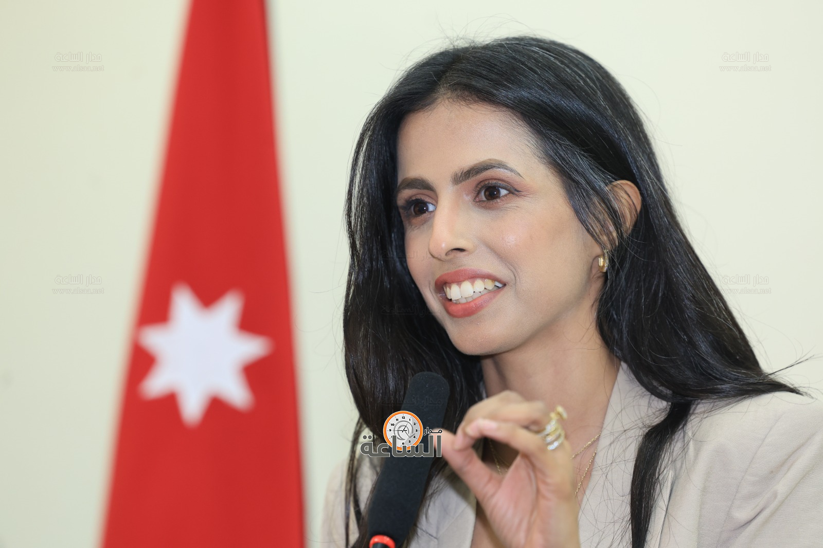 Madar Al-Saa Images 0.9406557269463809