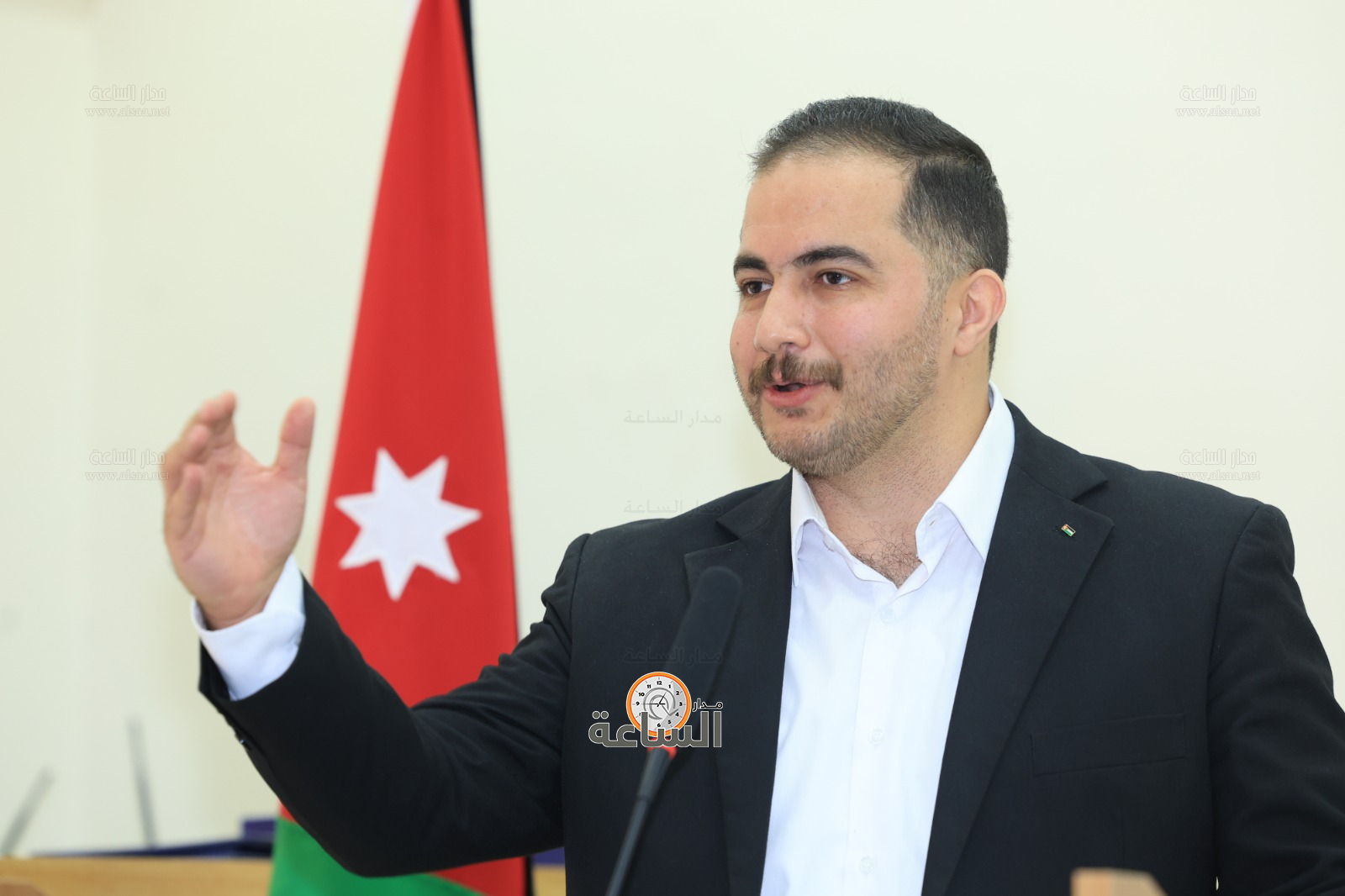 Madar Al-Saa Images 0.12793213588005292