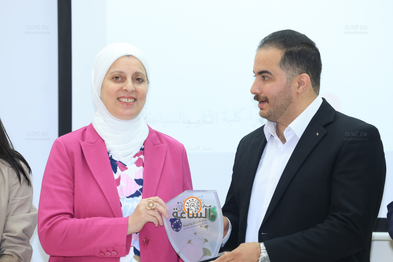 Madar Al-Saa Images 0.5330687987270516