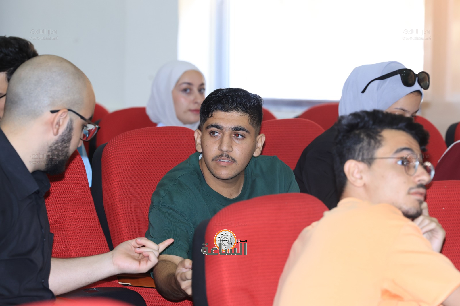 Madar Al-Saa Images 0.9647372837780548