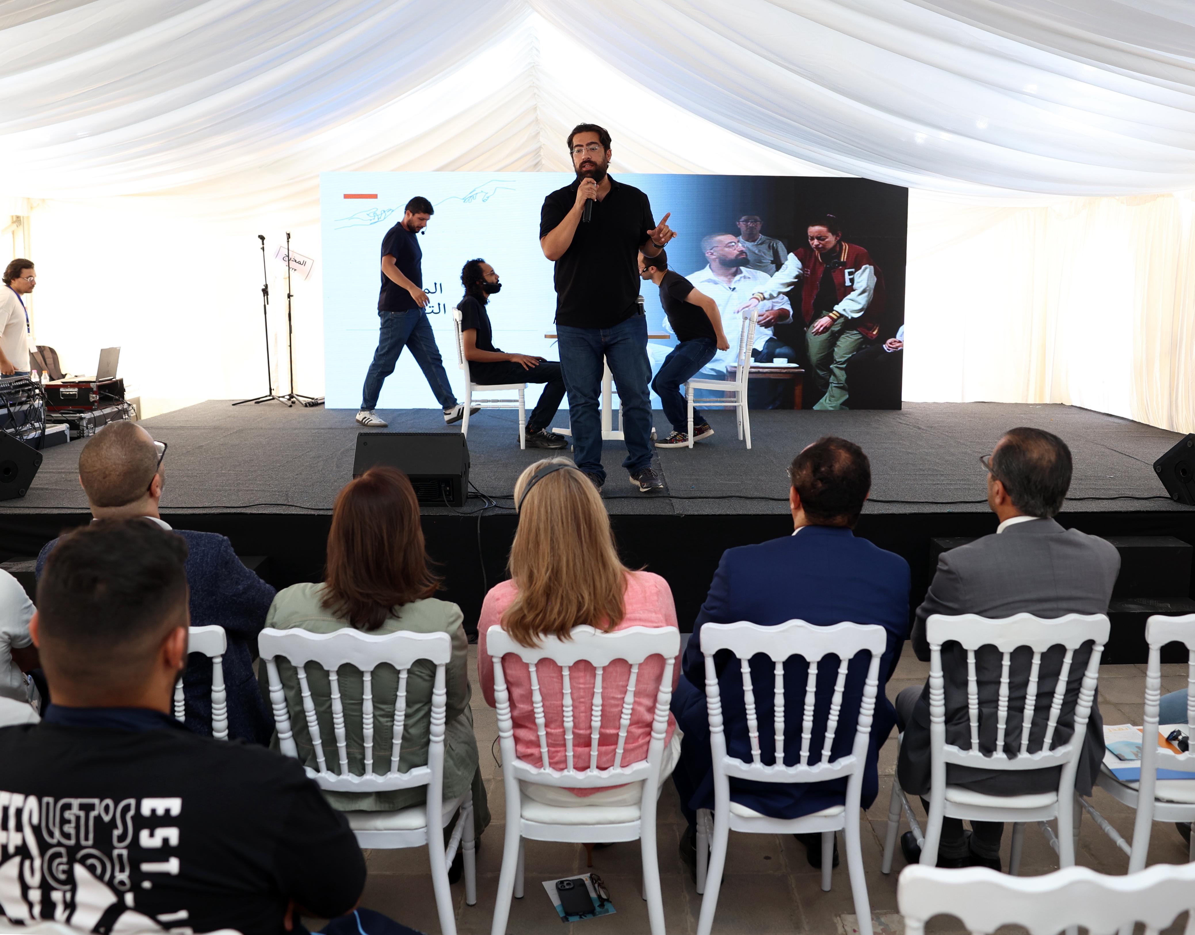 Madar Al-Saa Images 0.6744978623085881