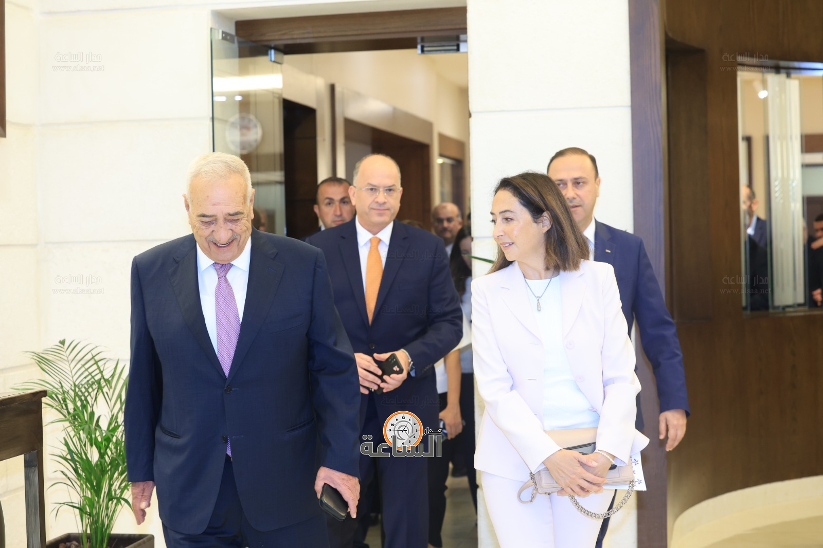 Madar Al-Saa Images 0.8890188083637897