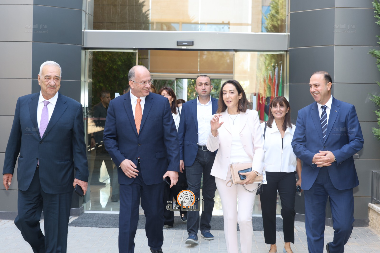 Madar Al-Saa Images 0.463067369995504