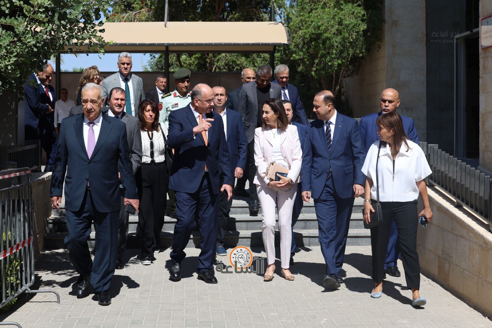 Madar Al-Saa Images 0.9575713804570015