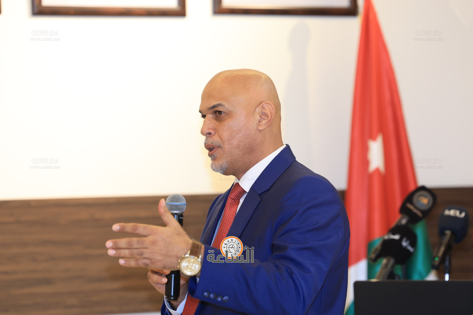 Madar Al-Saa Images 0.09974445716426072