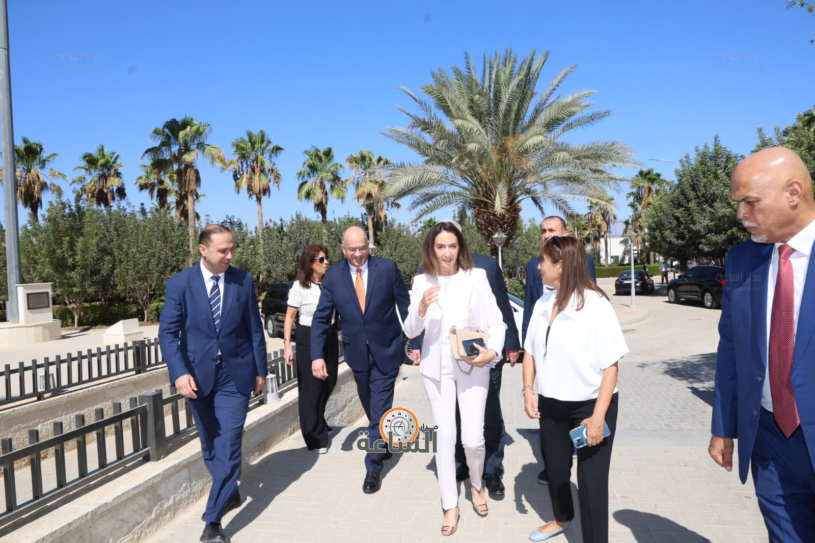 Madar Al-Saa Images 0.9819905328749554