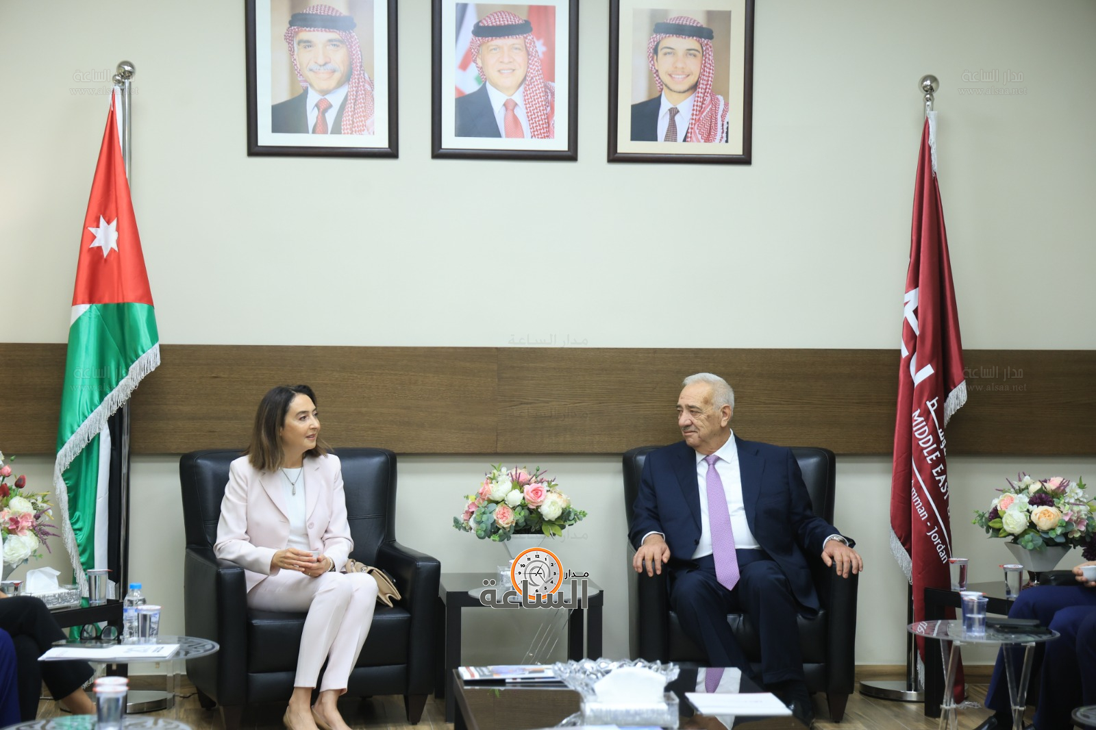 Madar Al-Saa Images 0.4563767354623537