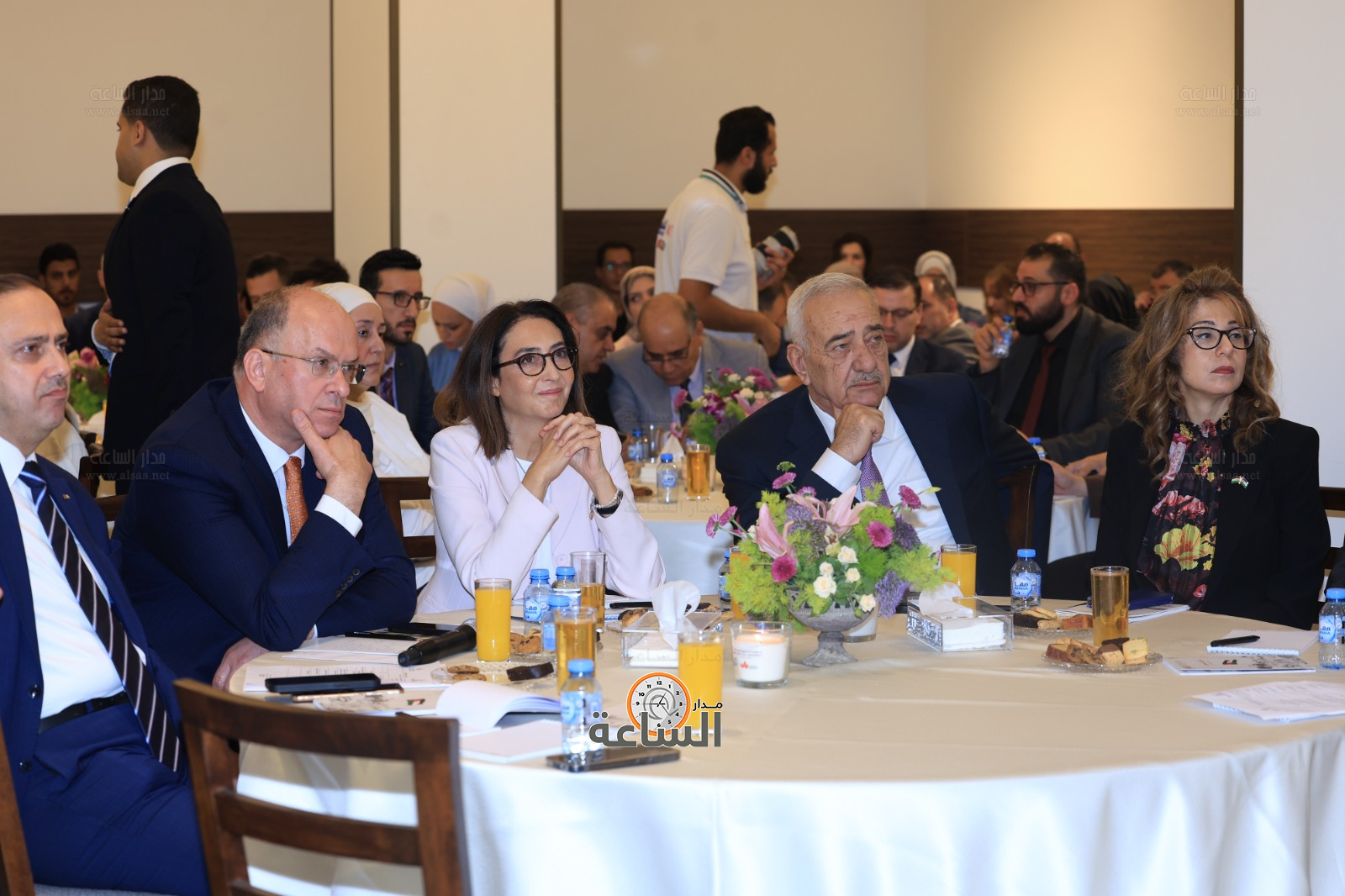 Madar Al-Saa Images 0.15115687463803984