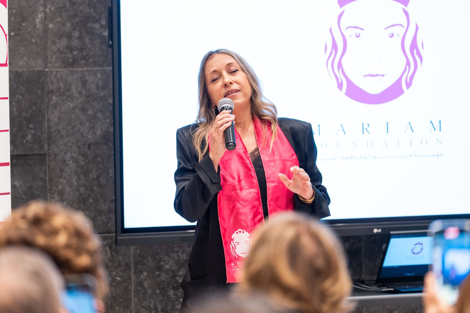 Madar Al-Saa Images 0.7337996052611083