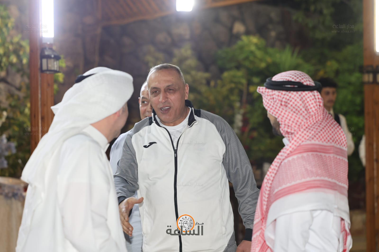 Madar Al-Saa Images 0.3855652873847283