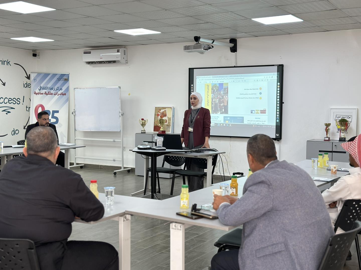 Madar Al-Saa Images 0.9358188377296723