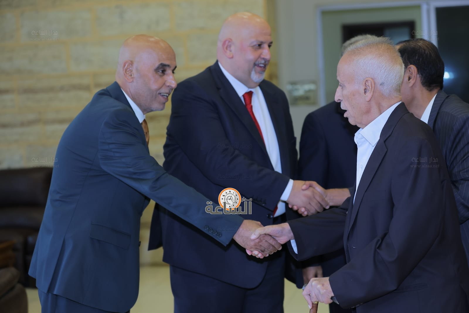 Madar Al-Saa Images 0.7812973353906177