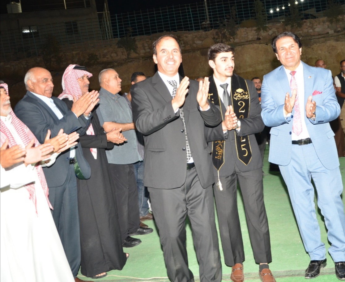 Madar Al-Saa Images 0.11663534186388336