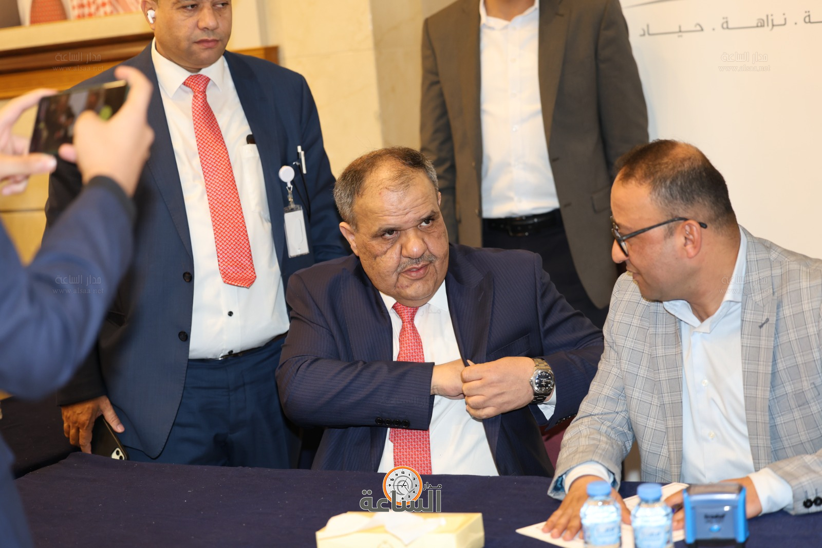 Madar Al-Saa Images 0.24139105464188393