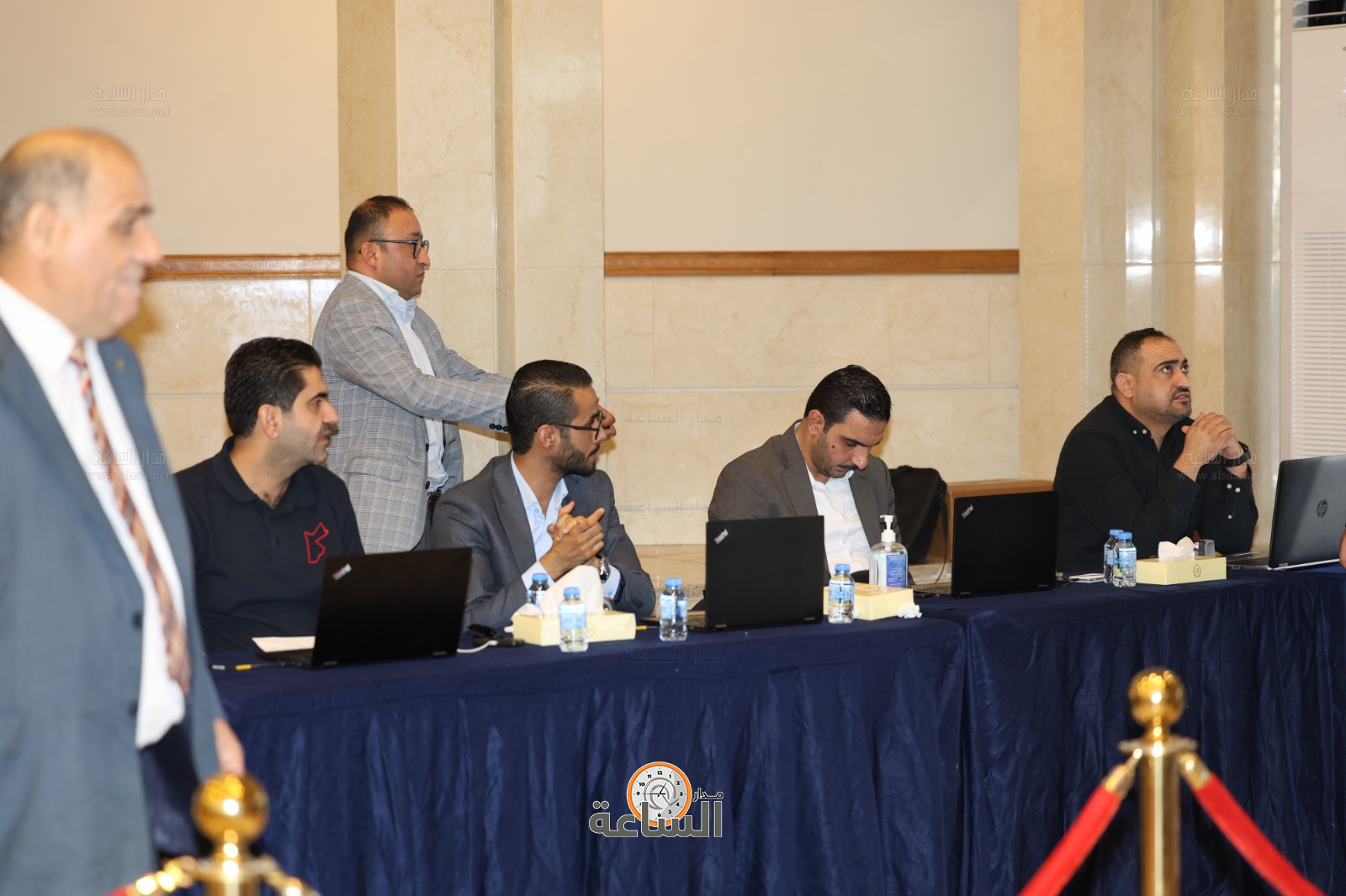 Madar Al-Saa Images 0.017949640903632824