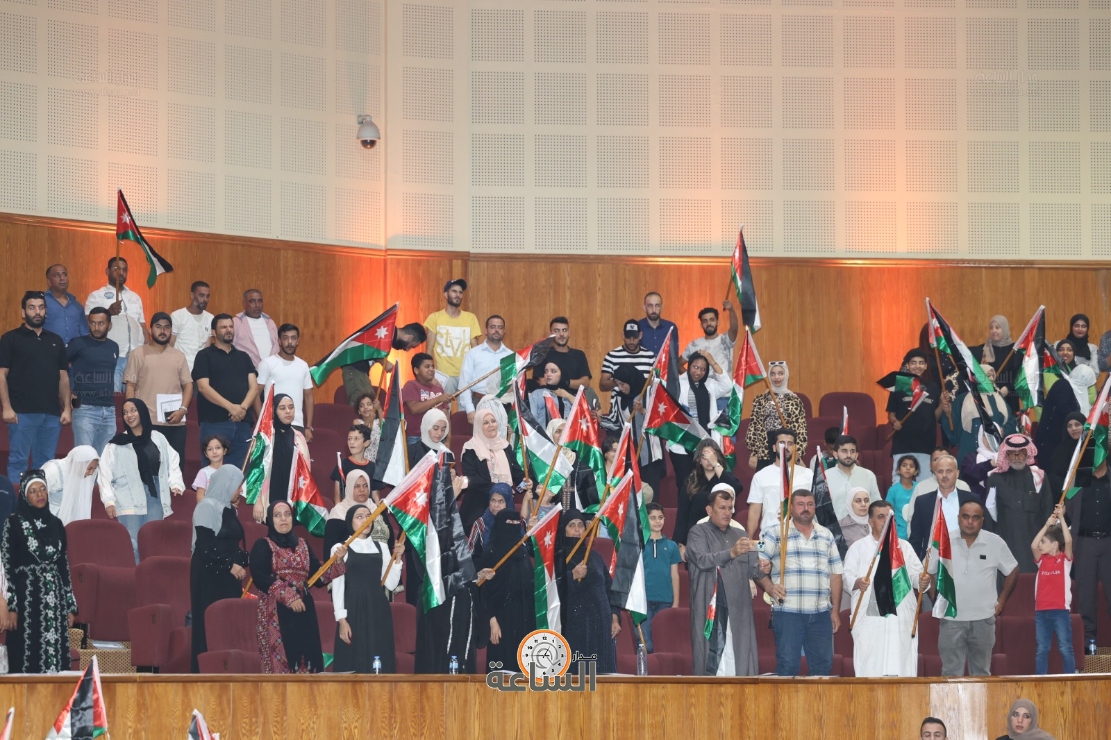 Madar Al-Saa Images 0.37440382403291383