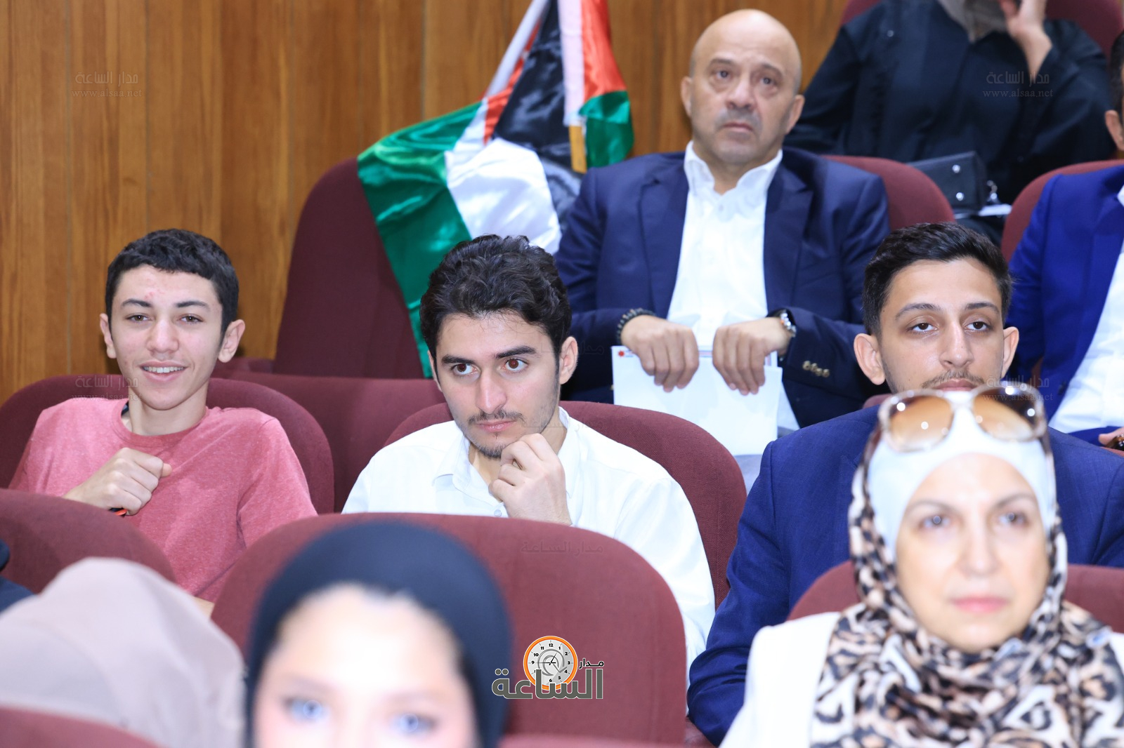 Madar Al-Saa Images 0.9483745421194115