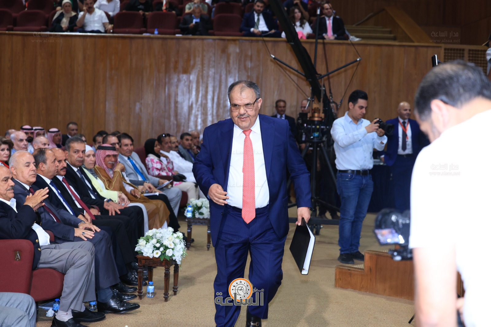 Madar Al-Saa Images 0.6626158652455626