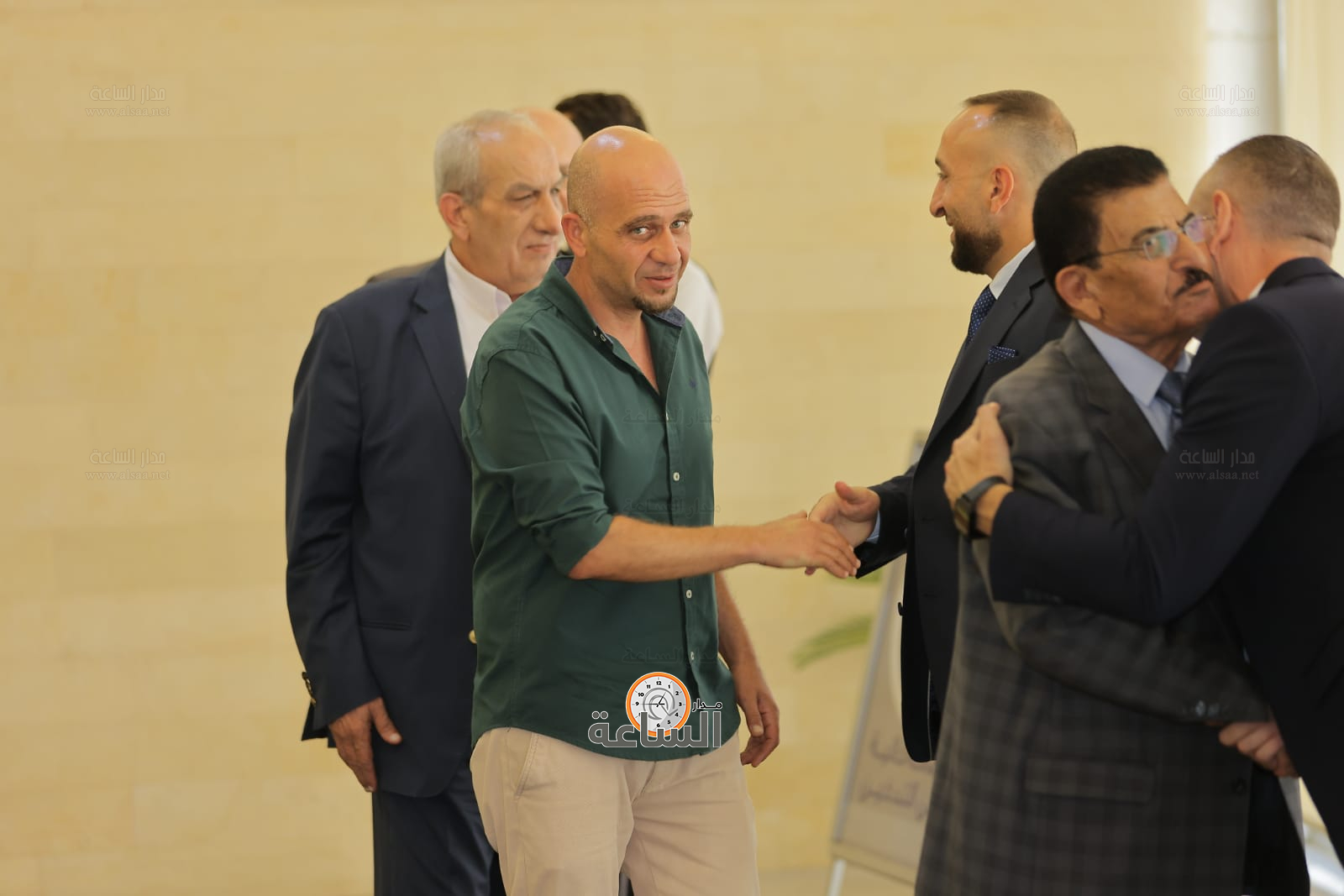 Madar Al-Saa Images 0.6613369873336217