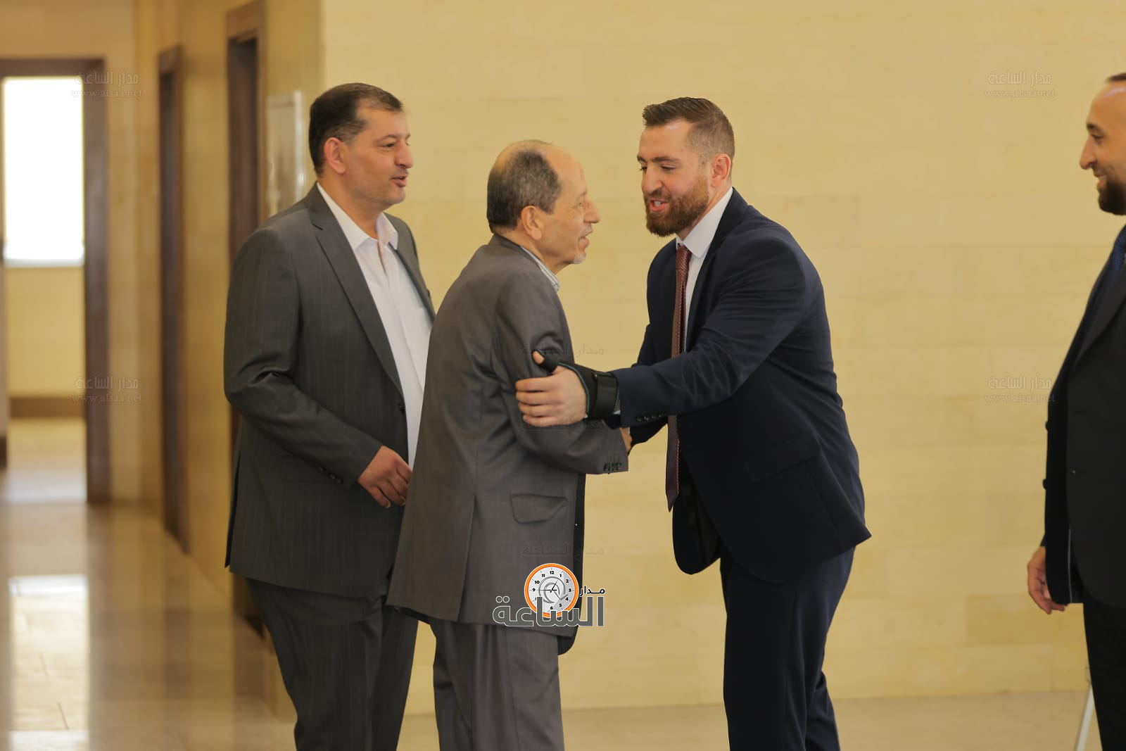 Madar Al-Saa Images 0.6820869801154199