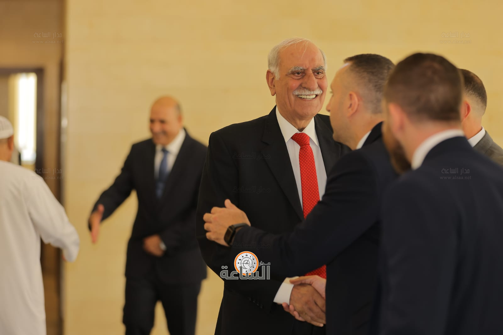 Madar Al-Saa Images 0.08109450062961376