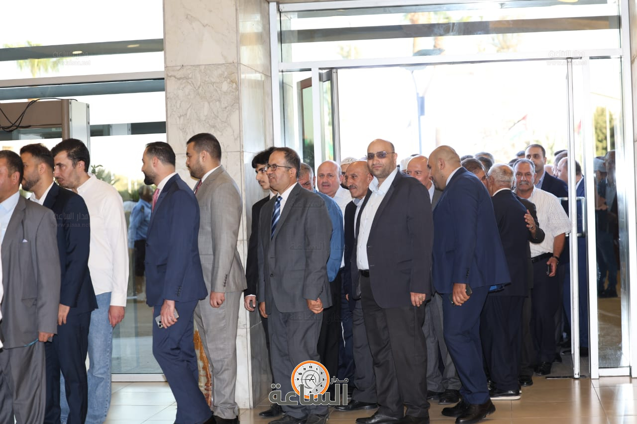 Madar Al-Saa Images 0.6578403437835674