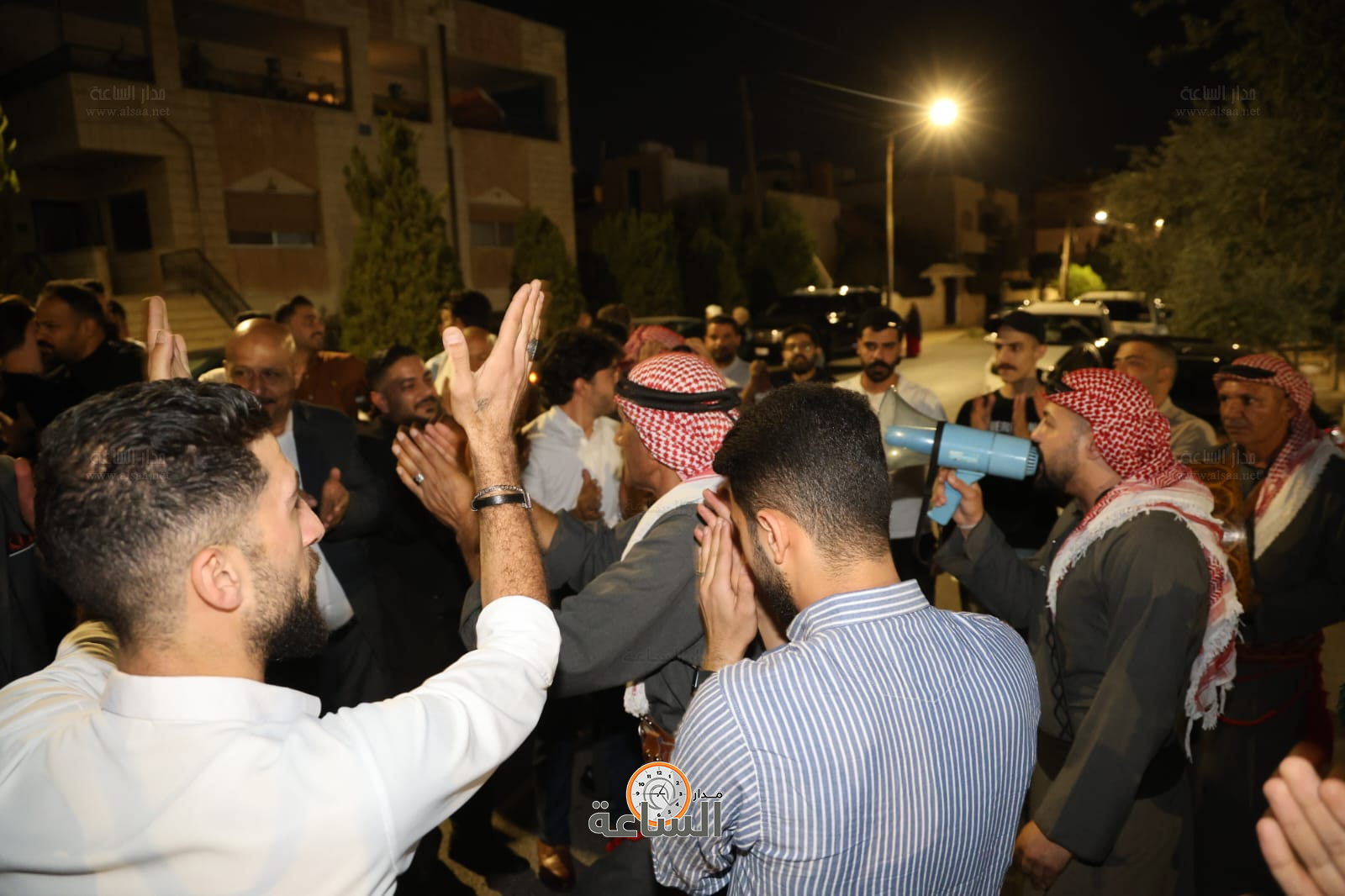 Madar Al-Saa Images 0.6492681159828635