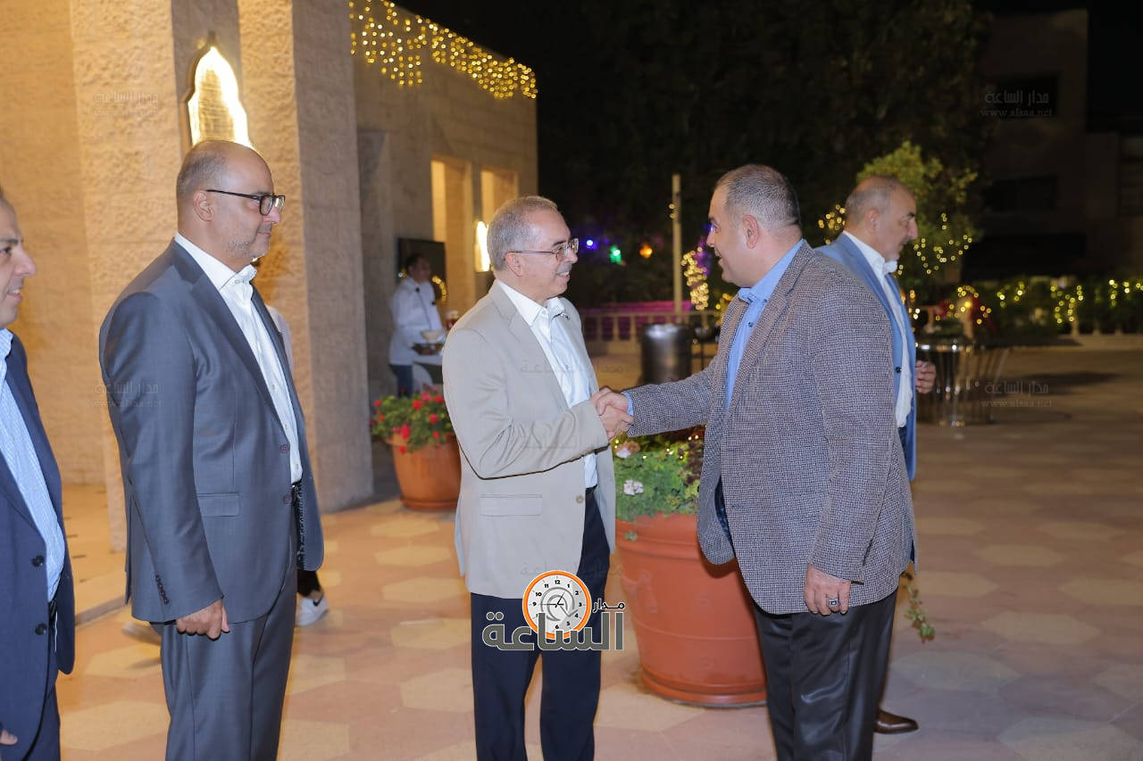 Madar Al-Saa Images 0.3231332306755029