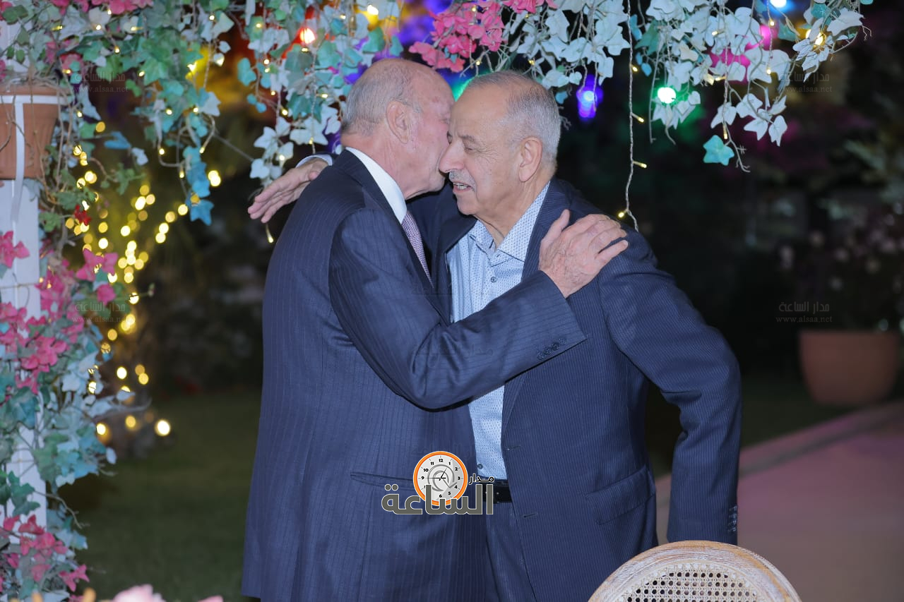 Madar Al-Saa Images 0.9892805835991455