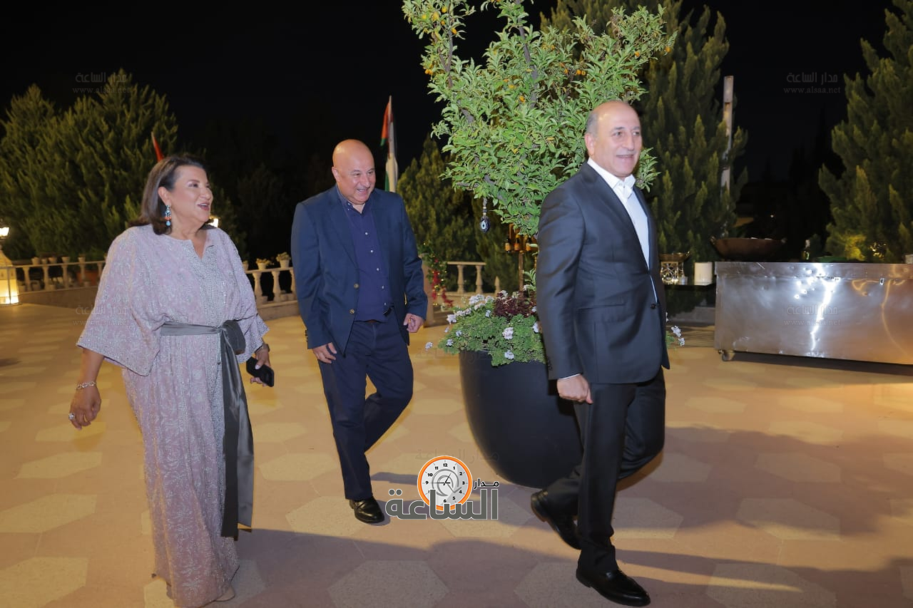 Madar Al-Saa Images 0.38355714673263197