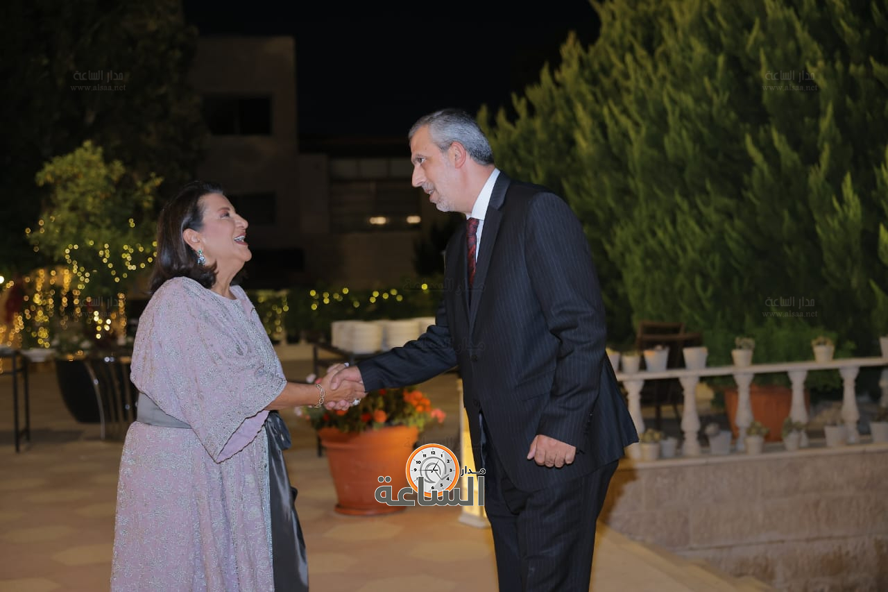 Madar Al-Saa Images 0.4442451757171547