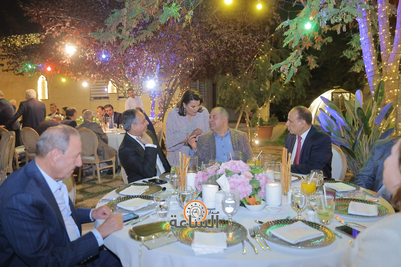 Madar Al-Saa Images 0.6092590362432145