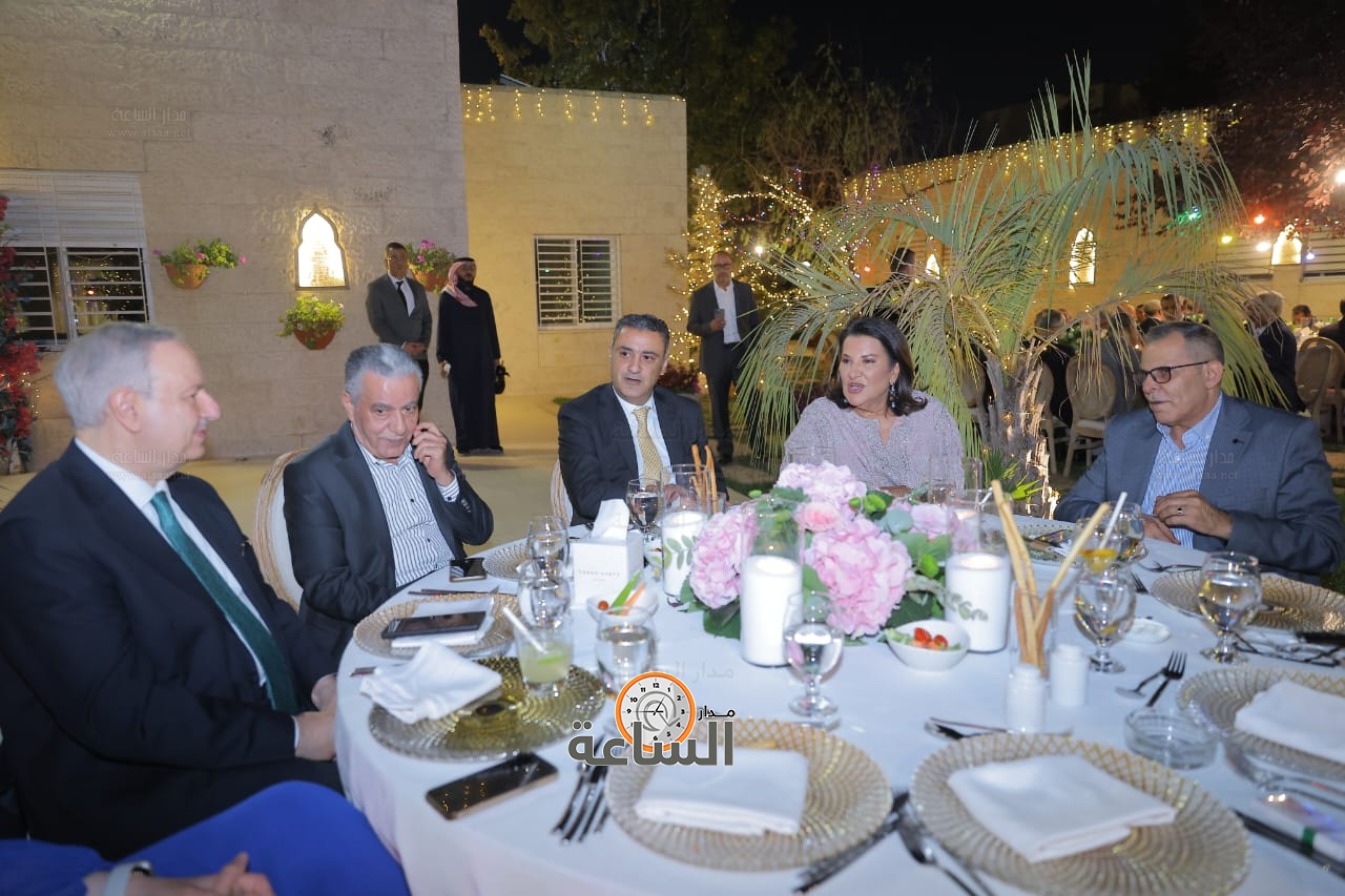 Madar Al-Saa Images 0.7420330335170209