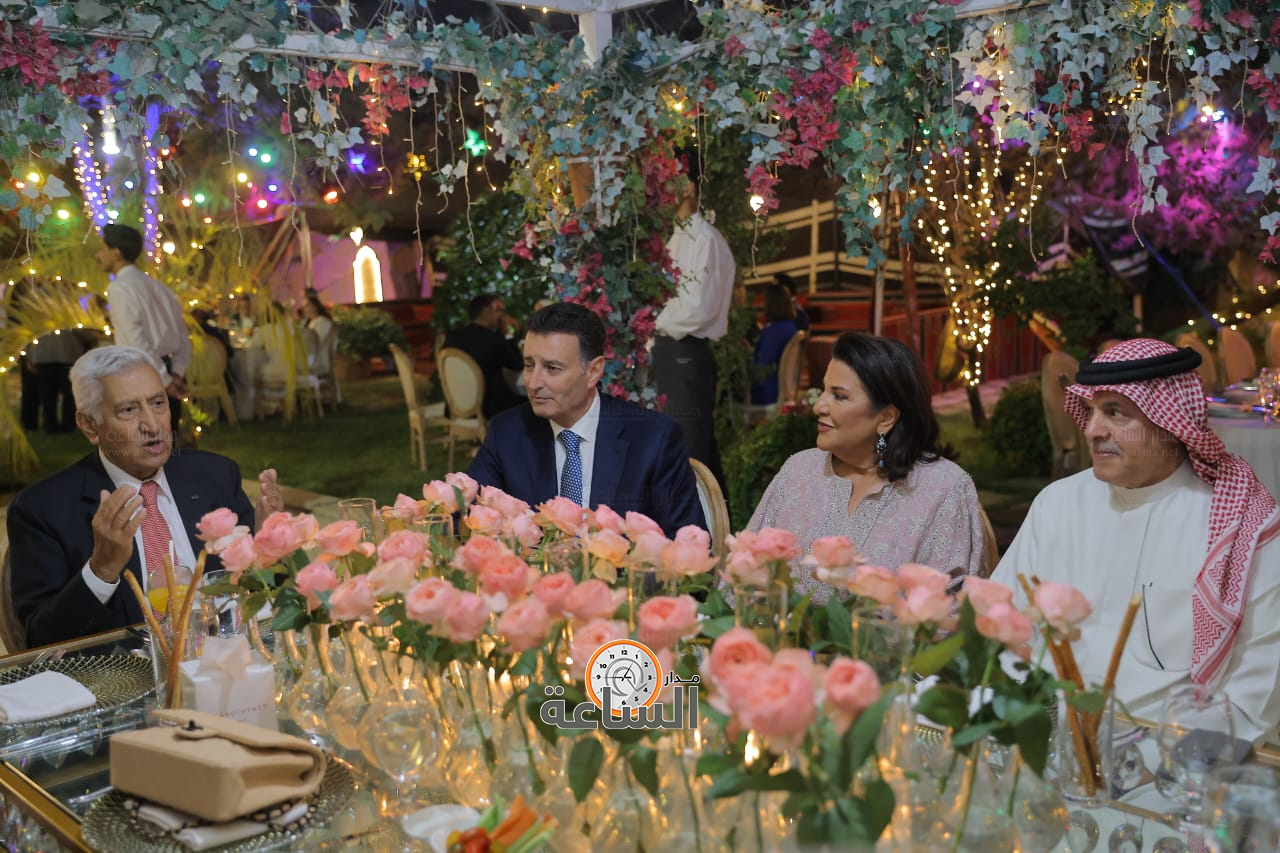 Madar Al-Saa Images 0.2938481430838088