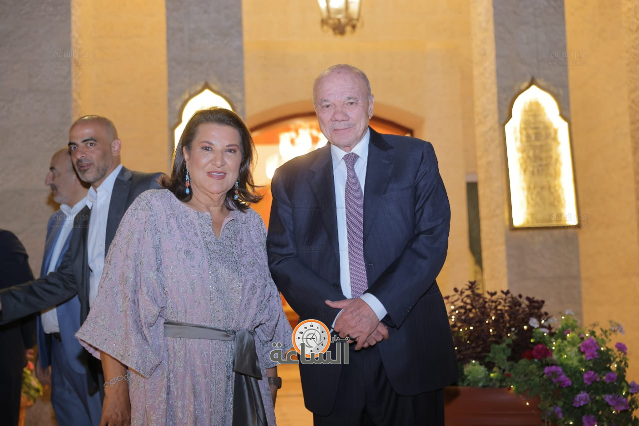 Madar Al-Saa Images 0.0378232335794082