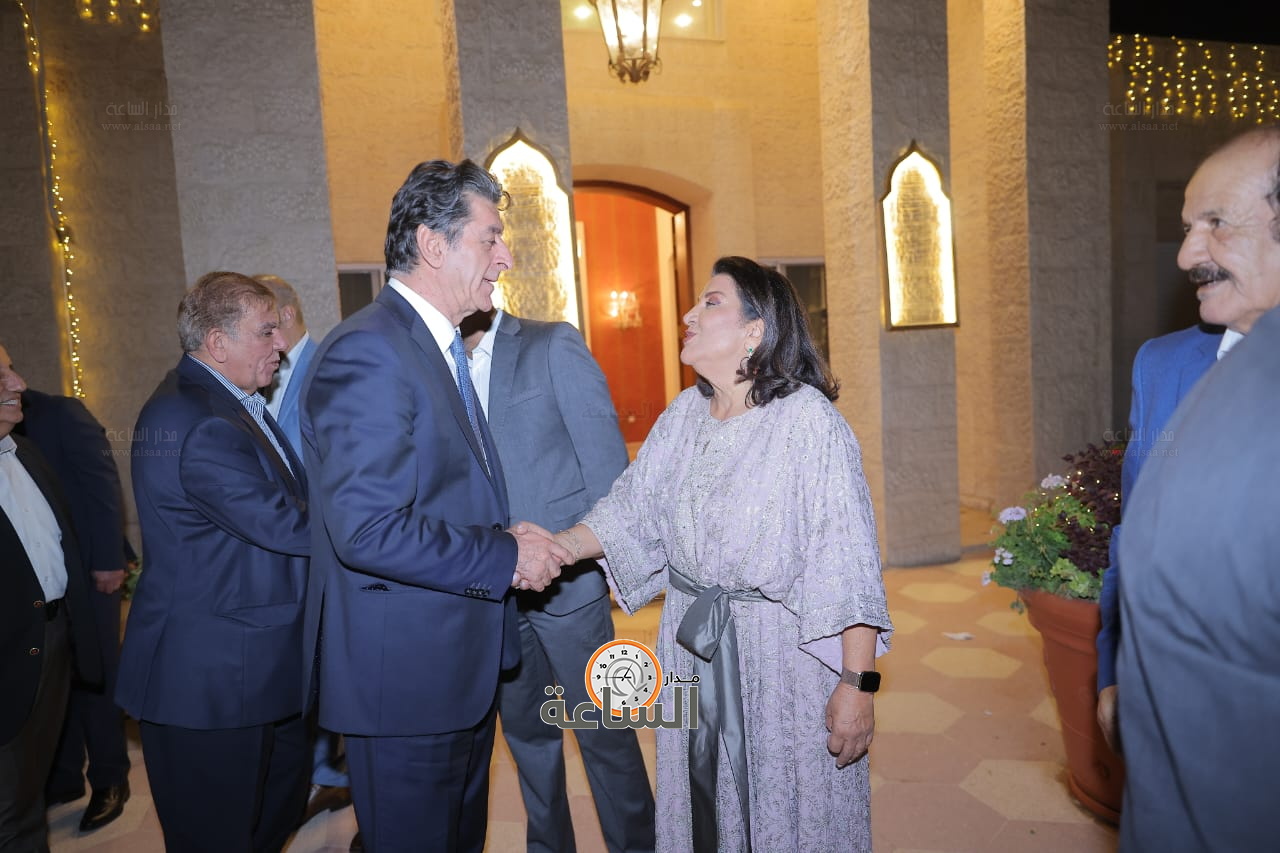 Madar Al-Saa Images 0.011469371158011388