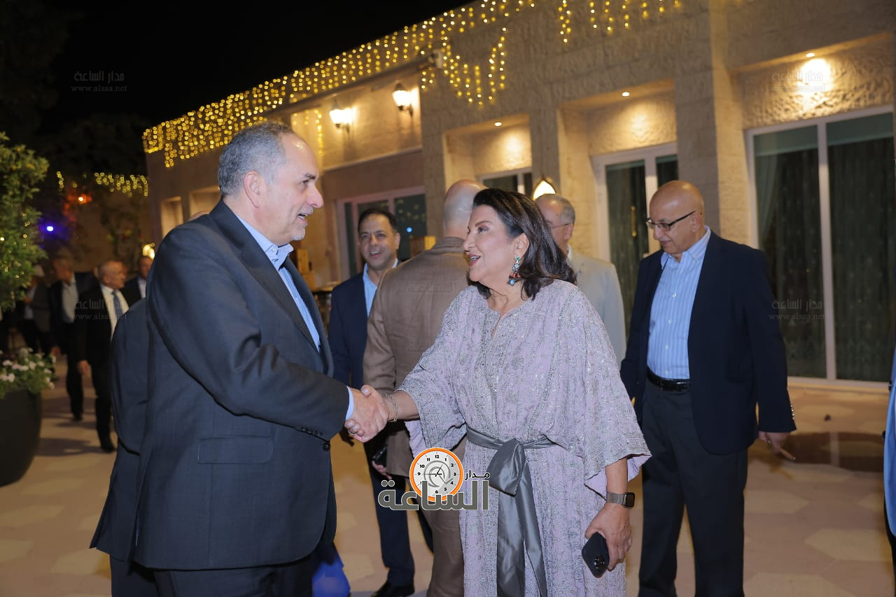 Madar Al-Saa Images 0.2725439343839592