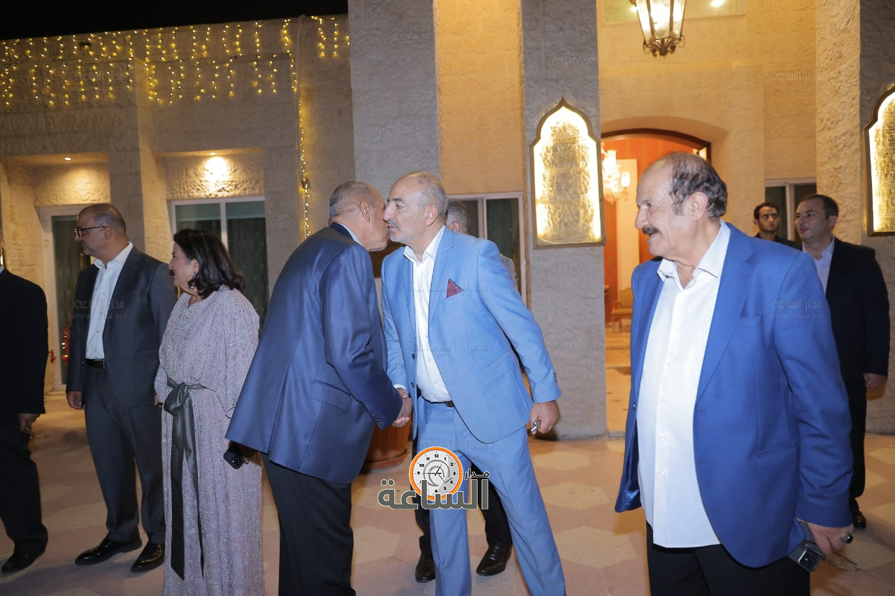 Madar Al-Saa Images 0.420688114199153